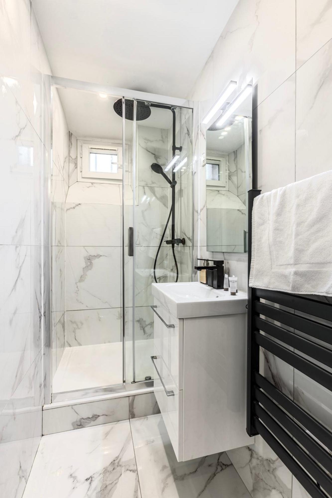 Apartment Splendide 18eme 6p